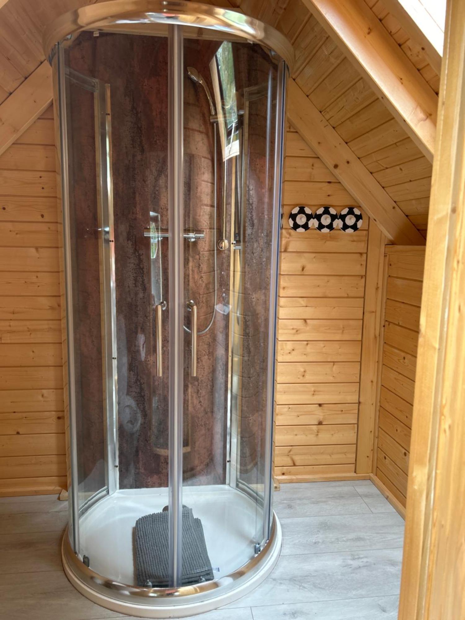 1Lochness Glam Lodges Inverness Exterior foto